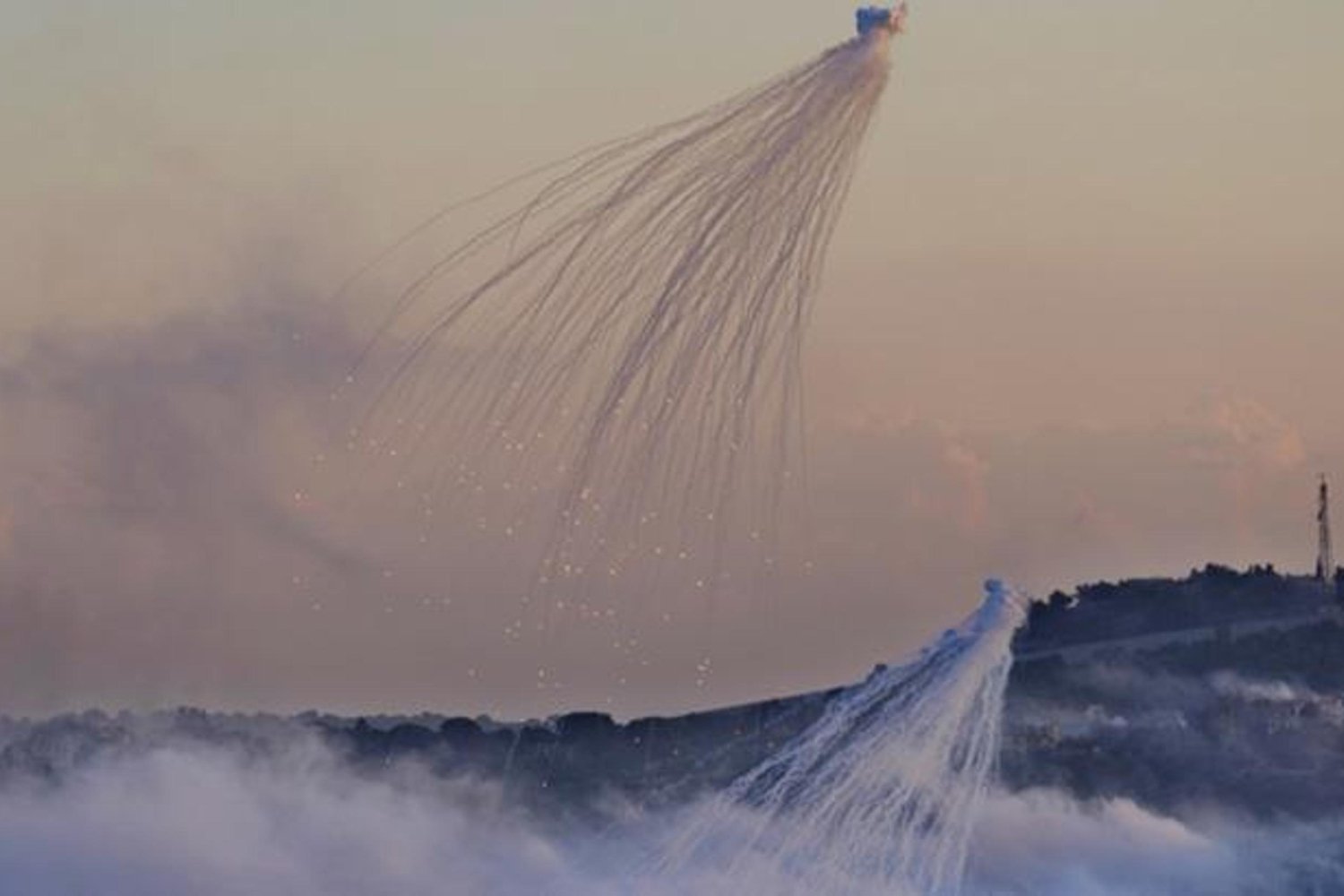 İsrail Lübnan'a Fosfor Bombasıyla Saldırdı: Binlerce Kişi Hayatını Kaybetti