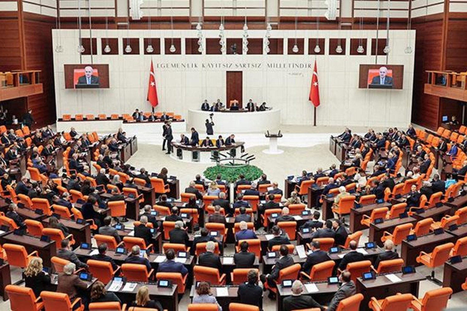 Mecliste 'Milli Parklar Kanunu' Gündemde: Çevre ve Koruma Önemli Madde Değişiklikleri