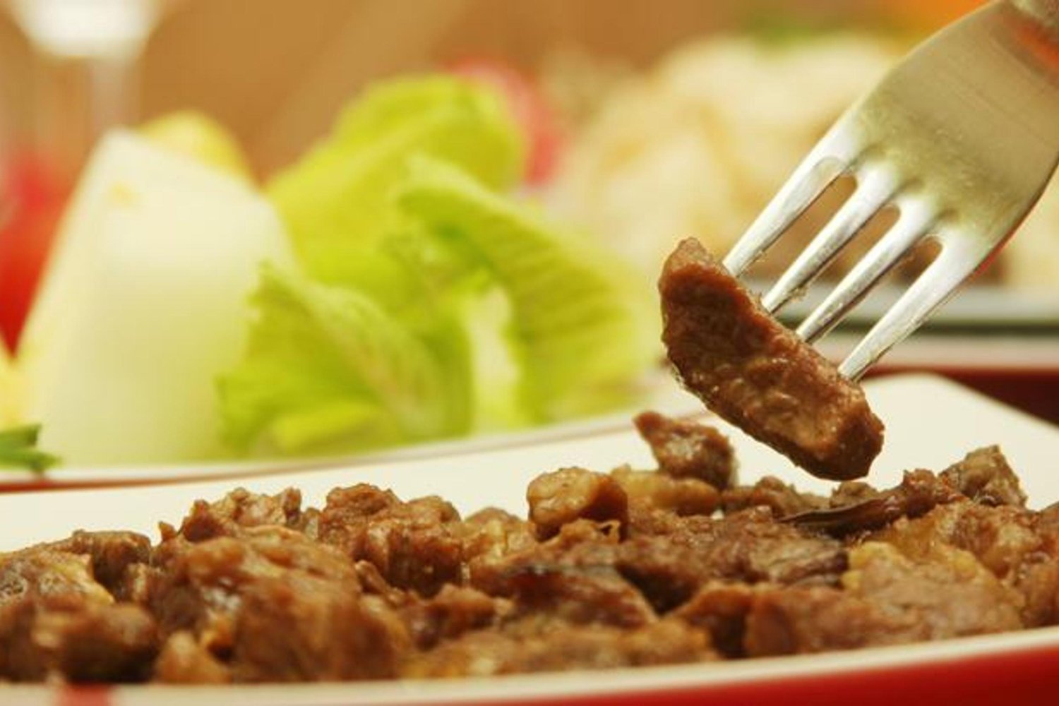 Mersin'de Aşevede Skandal: At Eti Çıktı, Dijital Çipler Tesadüf Değil!