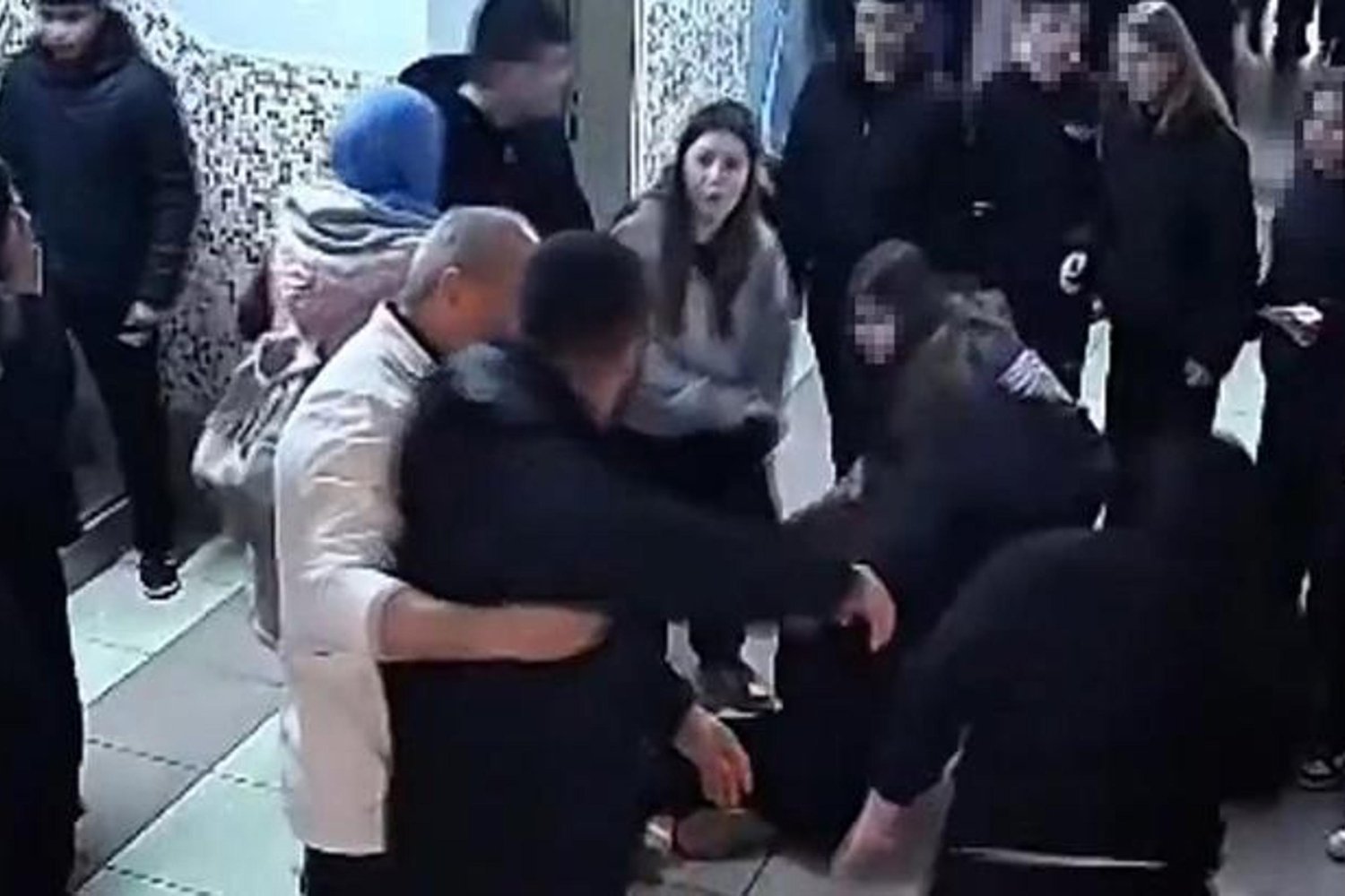 Okulda Kavga: Öğrenci Akran İle Kilo Tartışması Kanlı Bitti