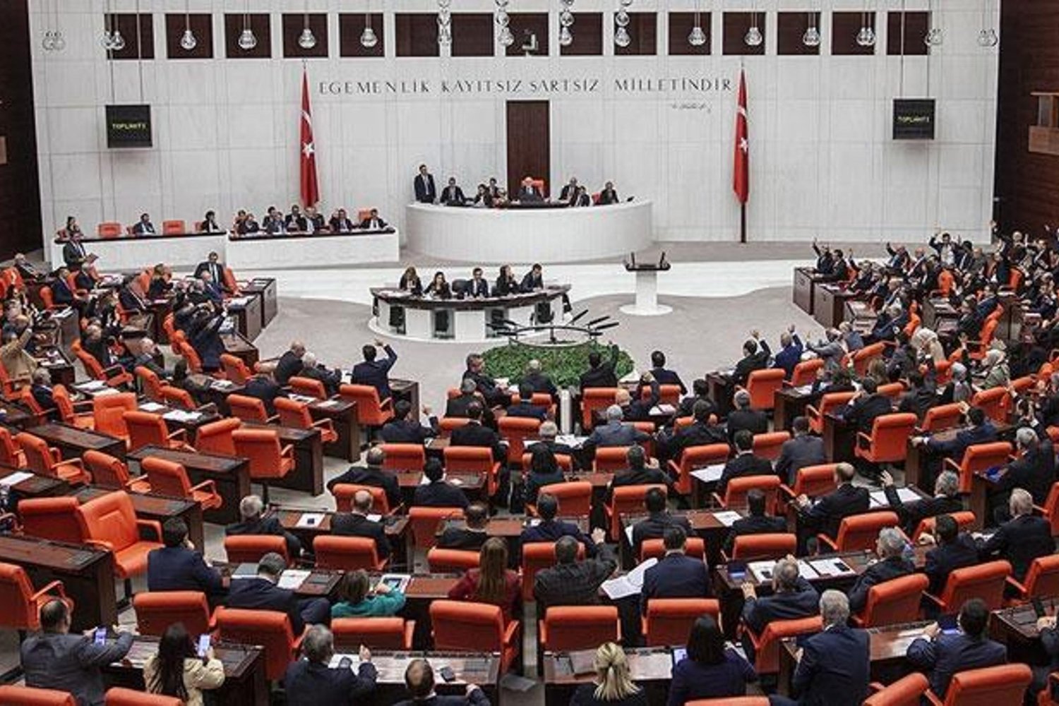 Meclis'ten Bedelli Askerlik ve Kripto Vergisi Büyük Haberler