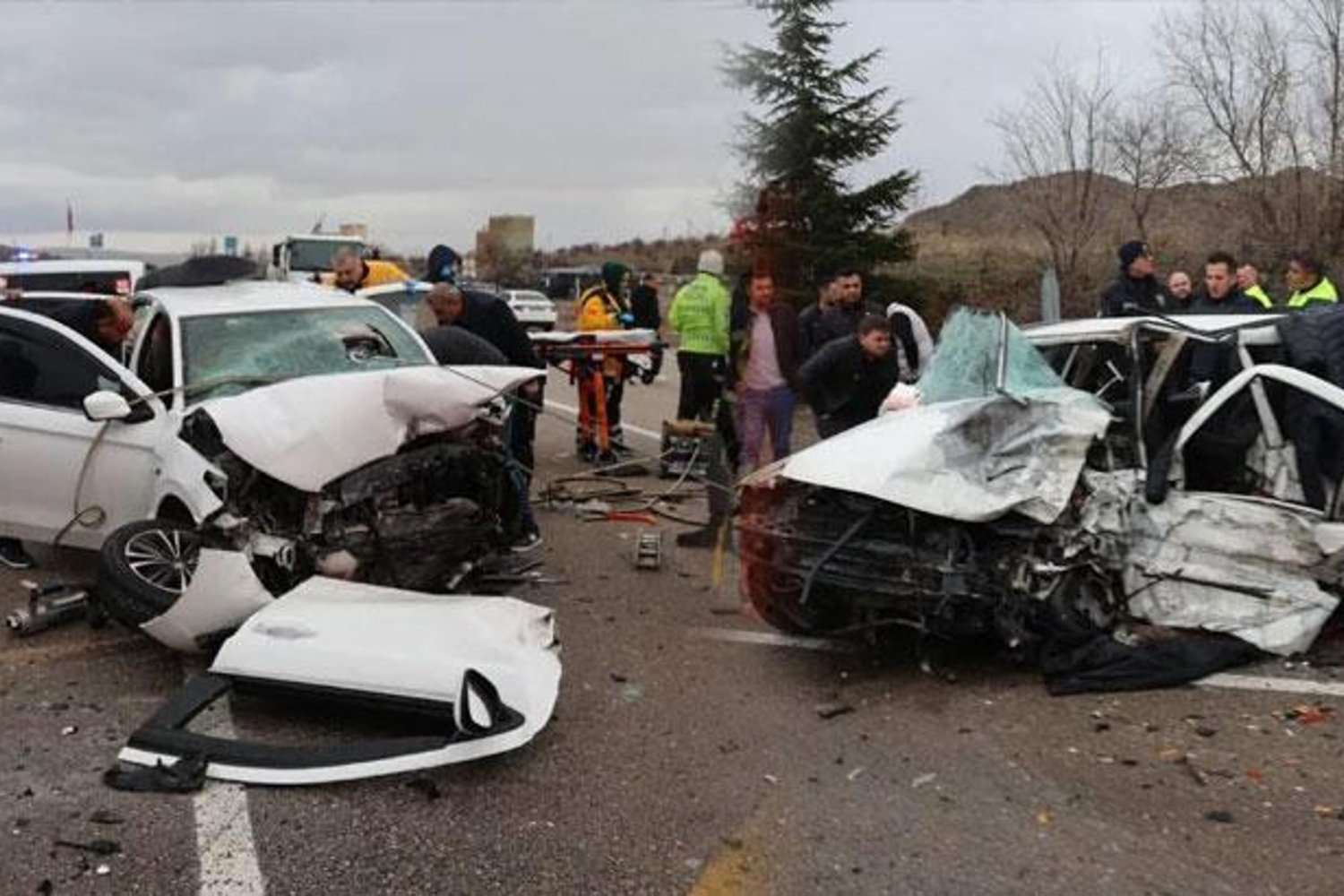 Nevşehir'de Sağnak Yağış Kayganlaşan Yolda Feci Kaza: Baba-Oğul Hayatını Kaybetti