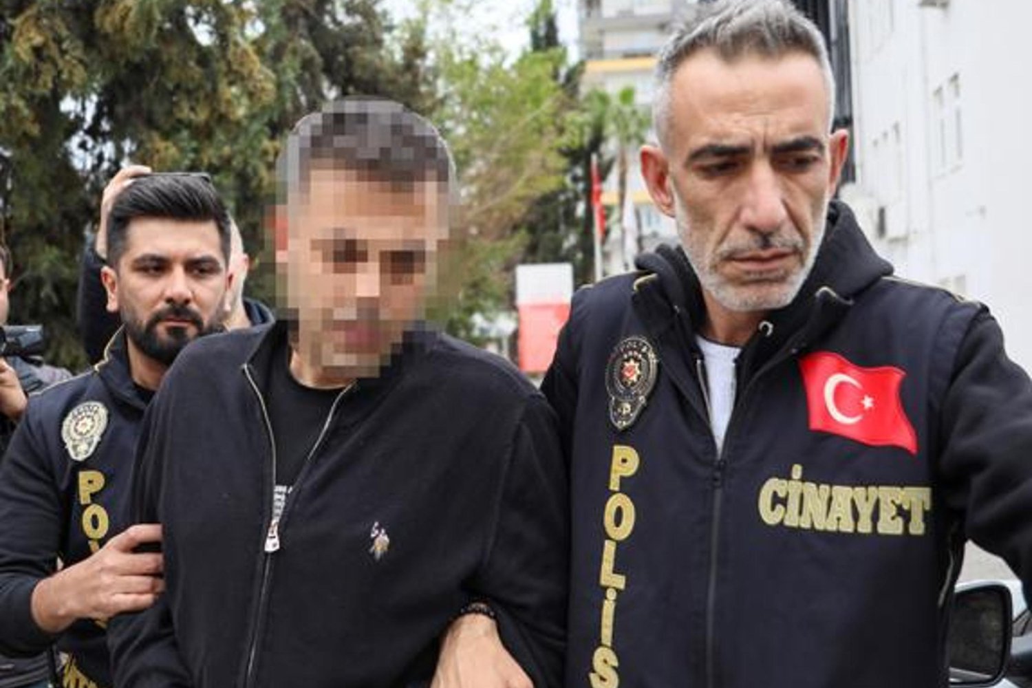 Kepezde Kanlı Kavga: Tabanca ve Ölüm Olayı!