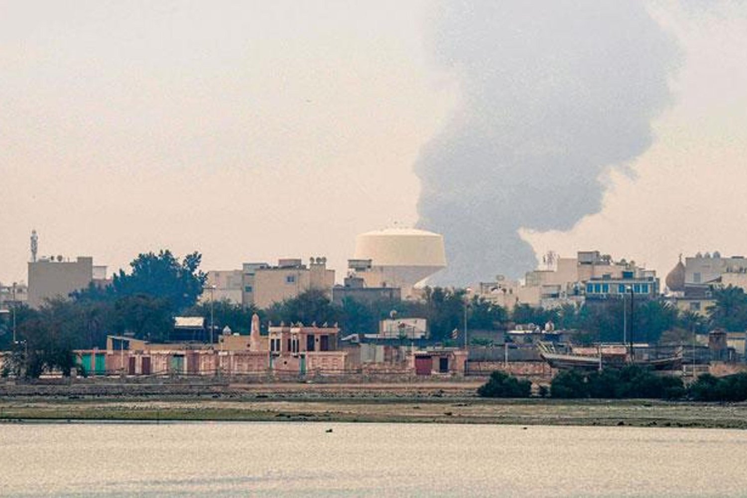 Küresel Enerjide Olası Kriz: İran'dan Hürmüz Boğazı Kapanma Uyarısı!