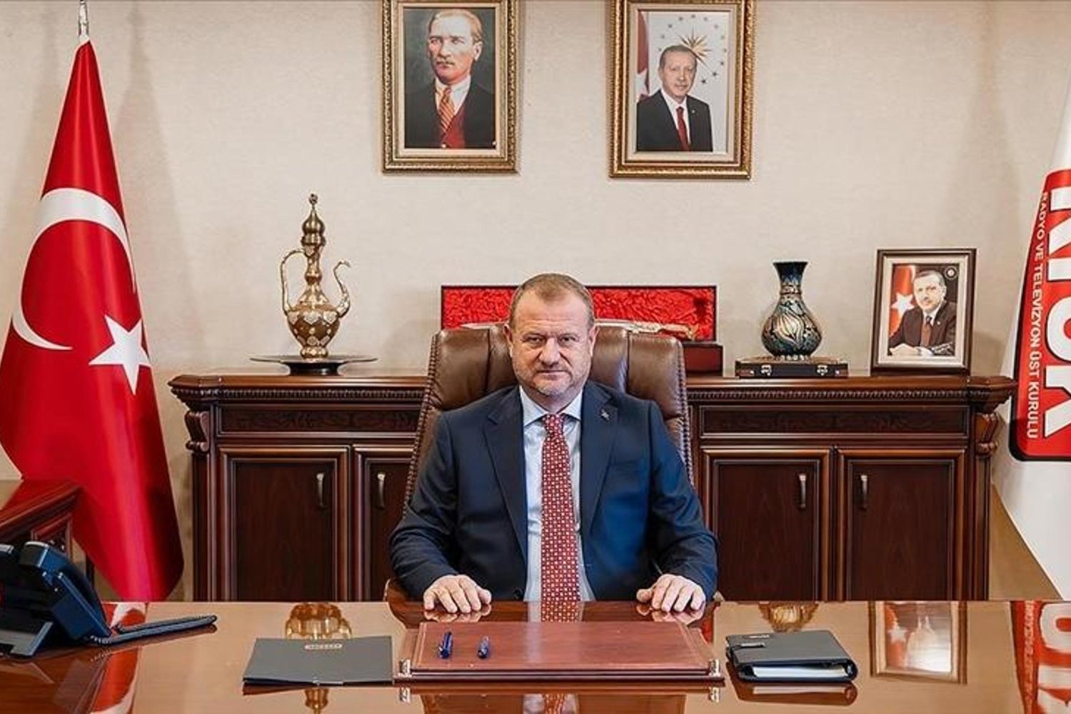 CNN Türk Yayınına Müdahale: Kameraman ve Muhabir Gözaltına Alındı