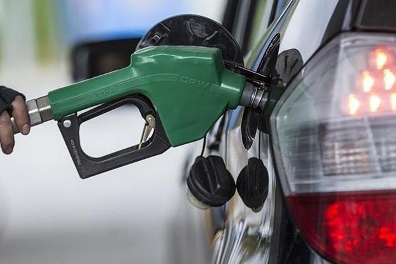 Petrol Fiyatlarındaki Dalgalanmalara Rusya'dan Çözüm Adımları