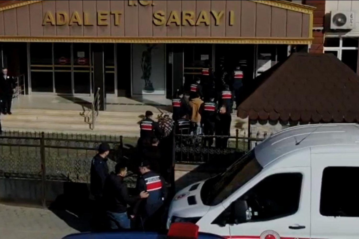 Yasa Dışı Bahis Operasyonu: 14 Şüpheli Yakalandı, 250 Milyon Liralık Varlık Ele Geçirildi!