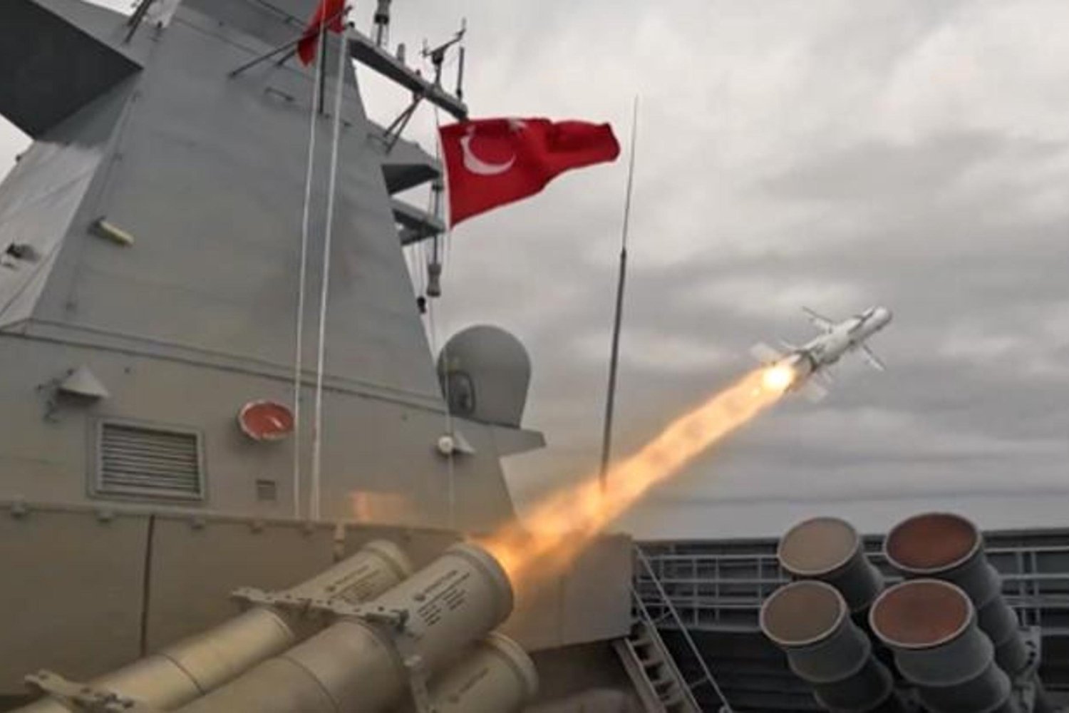 Milli Savunma Haberleri: ATMACA Füzesi Denizden Kara Hedeflerini Vuruyor