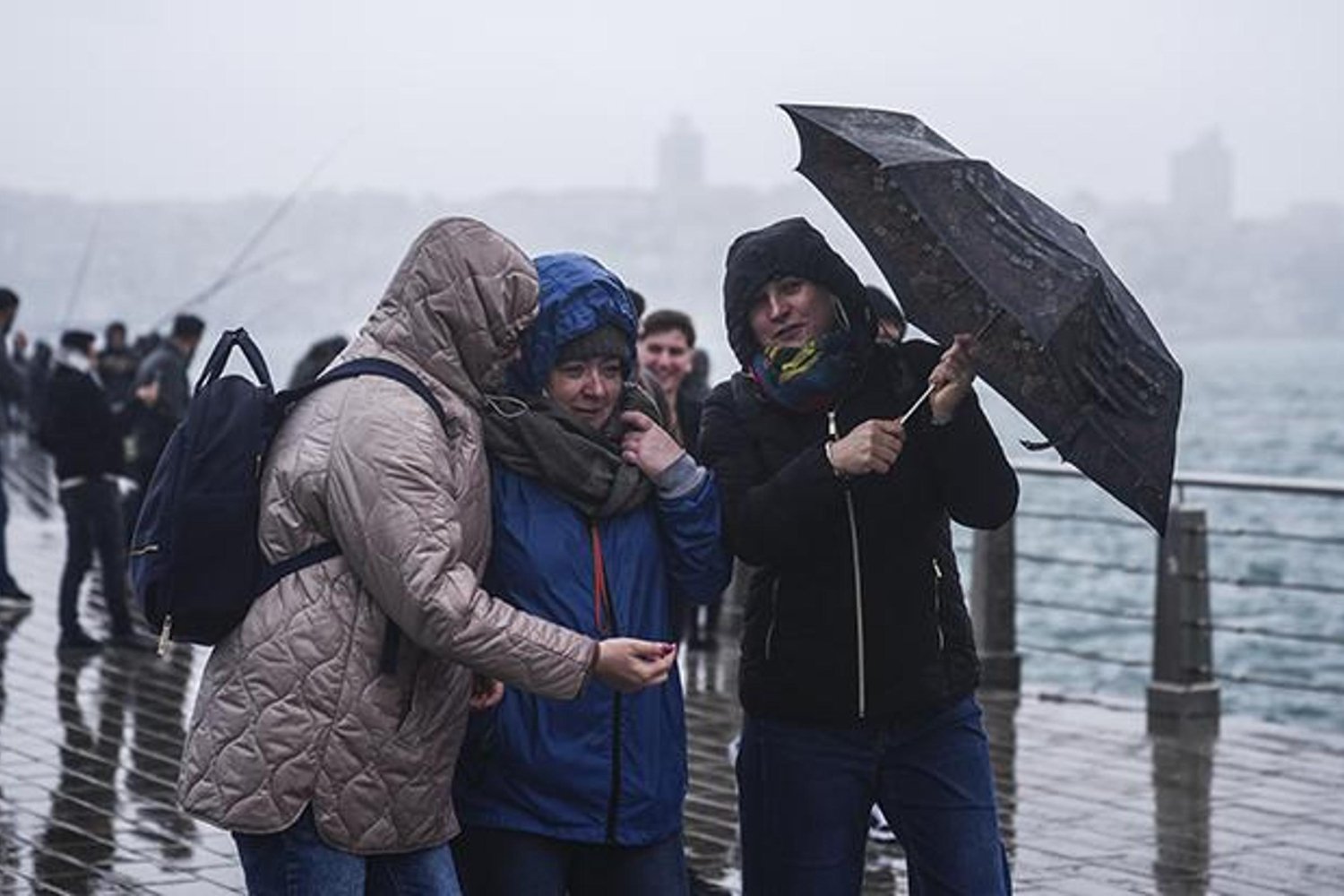 Meteoroloji Uyarısı: Marmara ve Ege'de Yağışlar Artacak, Hava Durumu Detayları