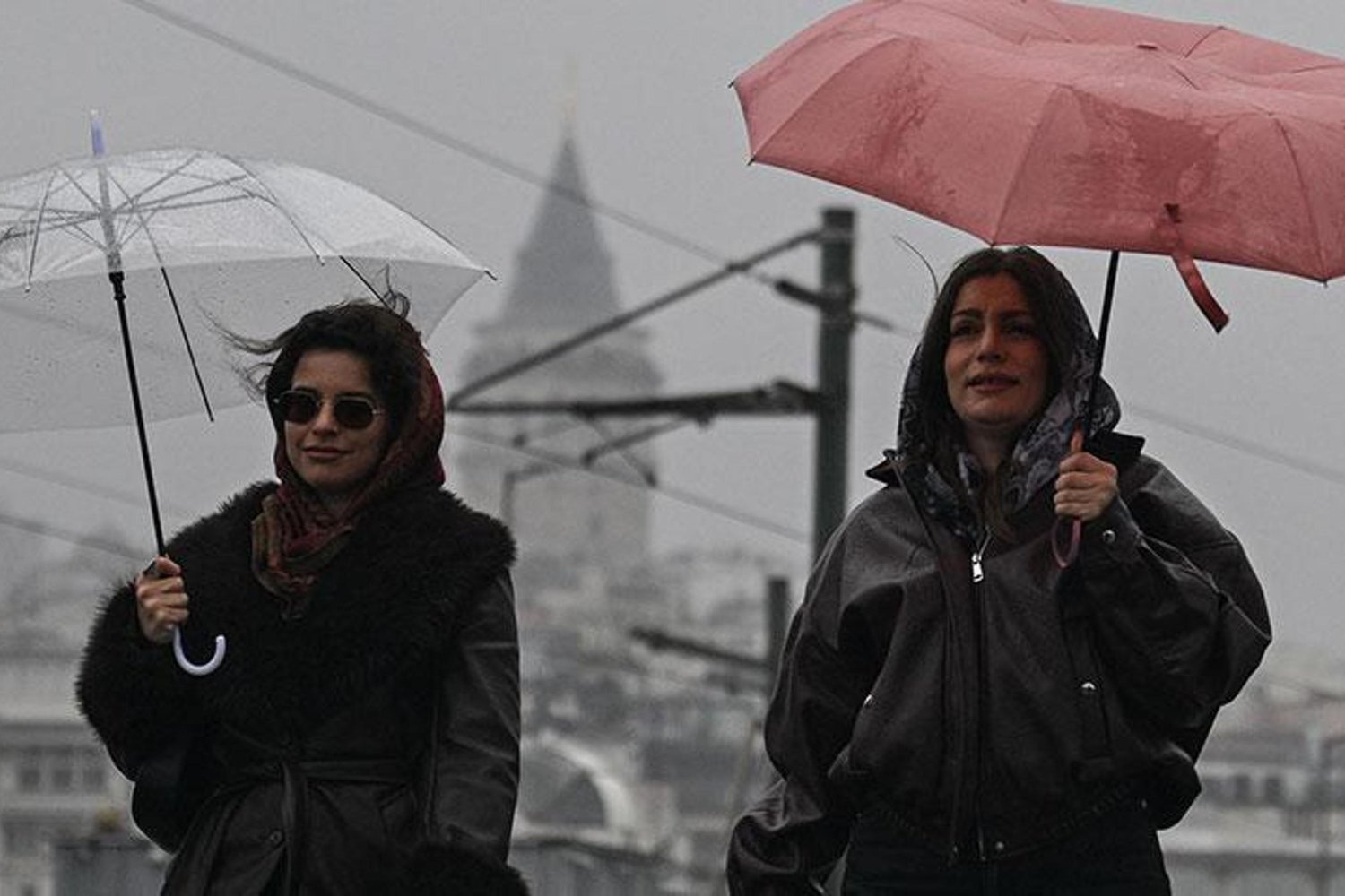 Meteoroloji Uyarıyor: Yağışlar Kuvvetli, Kar Yağışı ve Fırtına Tehlikesi Kapıda