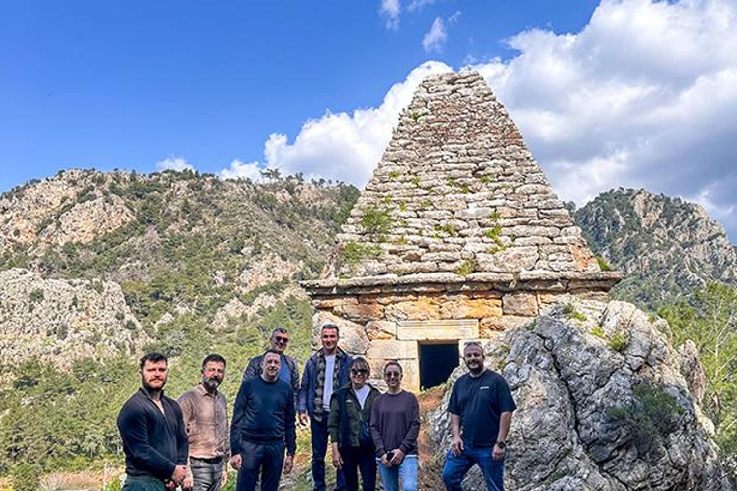 Muğla'daki Piramit Tipli Mezar Restorasyonuyla Tarihe Işık Tutuluyor