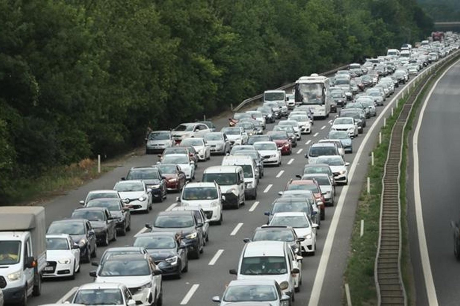 Motorlu Taşıt İstatistikleri Şubat'ta Geriledi: Kaydı Silinen Araçlar Artışta