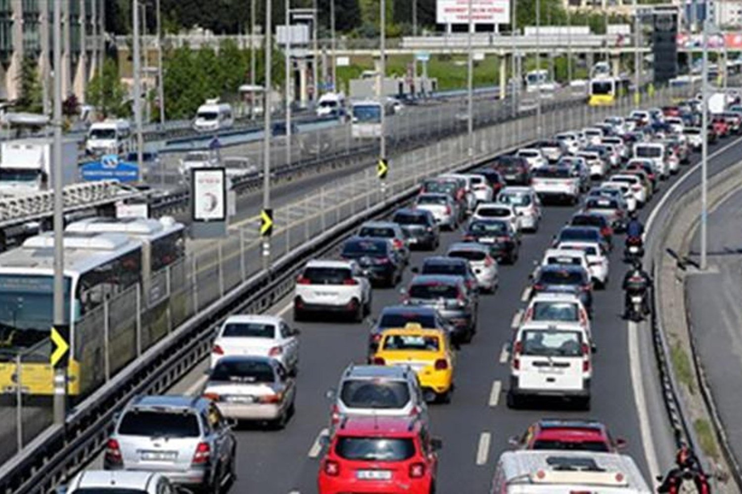 Hız Sınırı Kuraları Değişti! Artık 9 Kademeli Sistemle Cezalar Belirleniyor