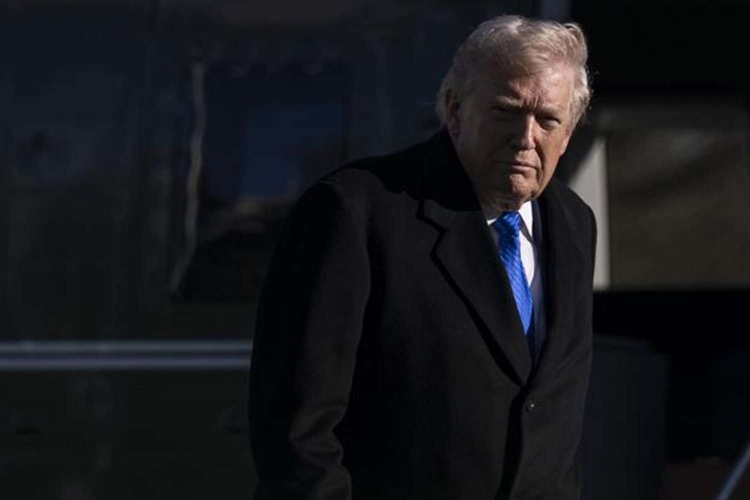 Trump'tan İran'a Çarpıcı Rejim Değişikliği Açıklaması