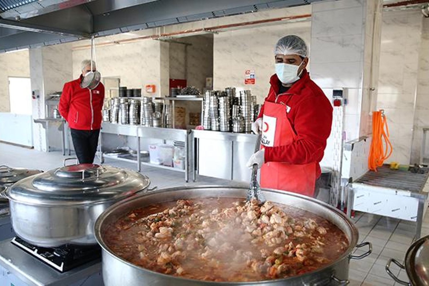 Ramazan Yardımlarıyla Bulgarık Markası: Türk Kızılay Farkıyla Sıcak Yemekler Evlerde