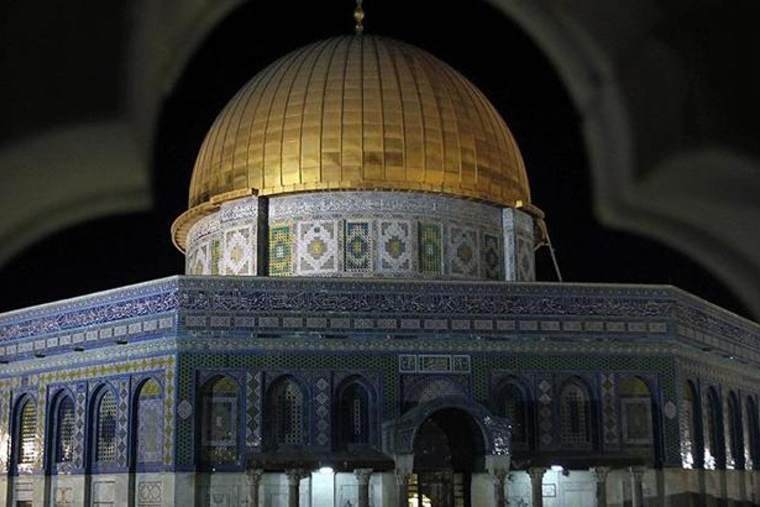 Kudüs'te Gerilim Artıyor: Ortadoğu Ülkeleri İsrail'in İbadet Kısıtlamalarını Kınıyor