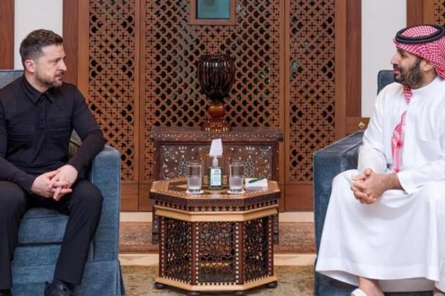 Ukrayna Zelenskiy Suudi Arabistan'da Savunma İşbirliğini Güçlendiriyor