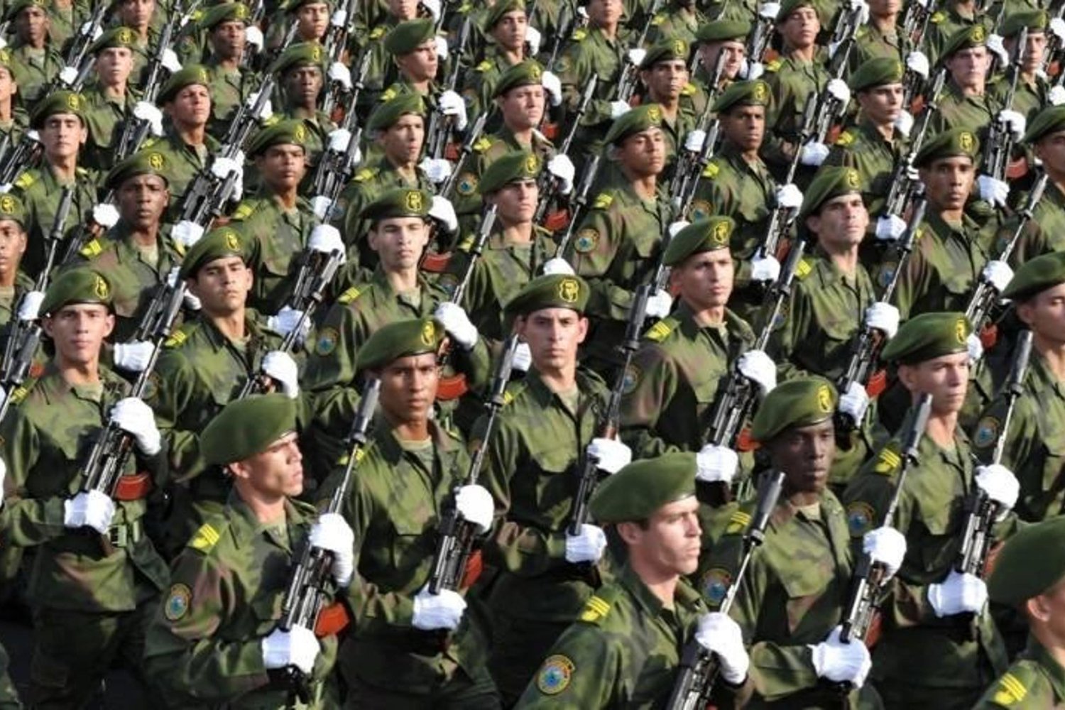 Küba'dan ABD'ye Net Uyarı: Güçlü Ambargo ve Askeri Tehdit Yok