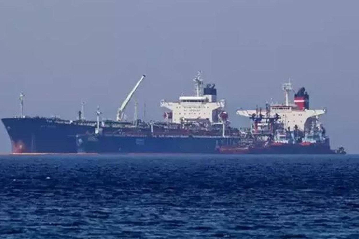 İran Gerginliği Sürerken Deniz Güvenliğini Tehdit Eden Gizemli Saldırı