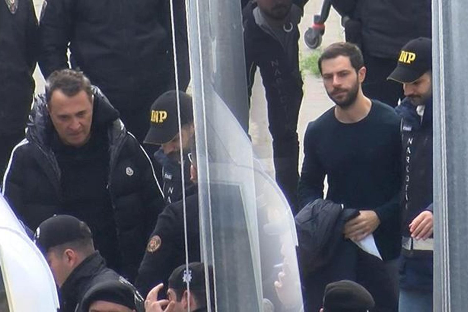 İstanbul'da Uyuşturucu Soruşturmasında 14 Gözaltı Kan ve Saç Örneği Alınıyor