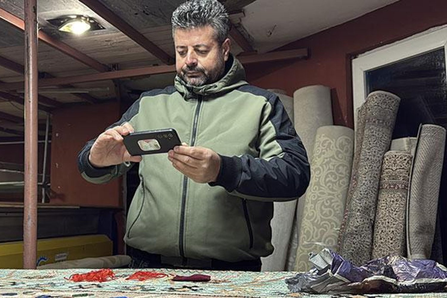 Halıdan Altın Çıkan Haber Mahallede Şaşkınlık Yarattı