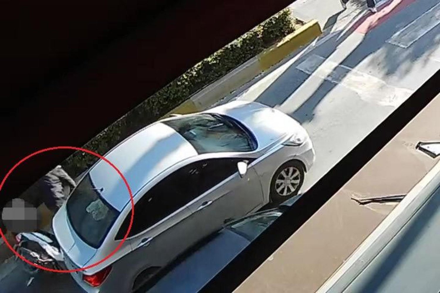 Antalya'da Yaya Geçidinde Kaza: Motosiklet Sürücüsü Yaralandı