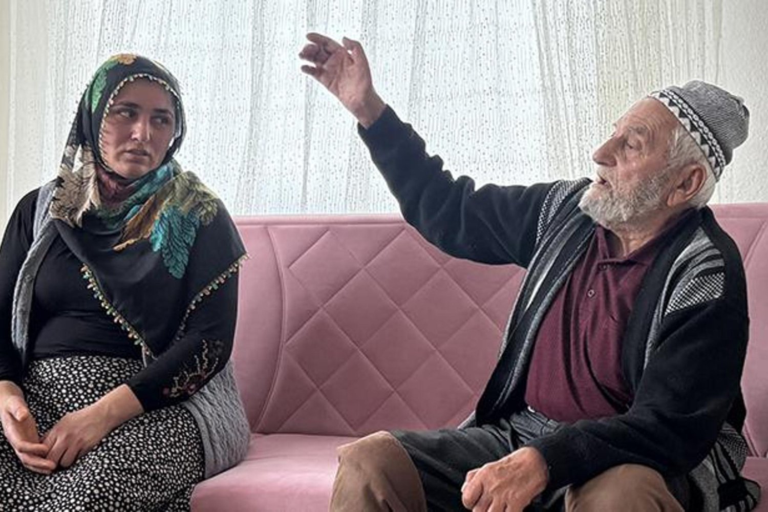 Türk Ailesinin Güçlü Direnişi: 94 Yaşındaki Kayınpederine 7 Yıldır Annanmış Sevgi Dolu Bakım