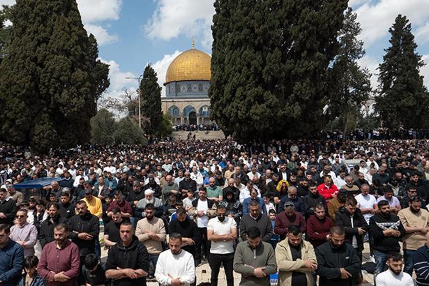Mescid-i Aksa Son Dakika Açıldı! Filistinliler Coşkulu Cuma Namazı İçin Akın Etti