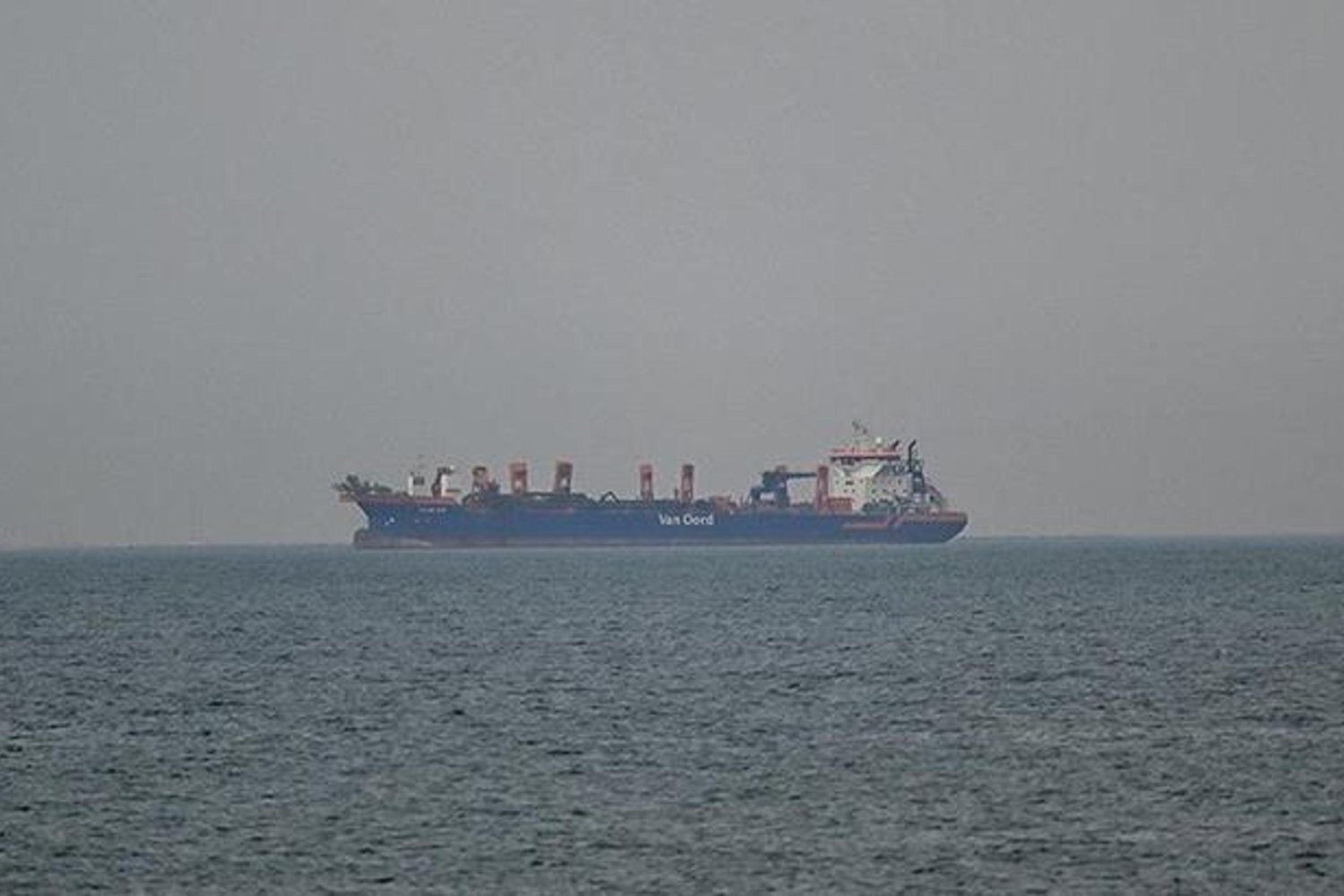 Hürmüz Boğazı'ndan İlk Tanker Geçti: ABD Ablukası ve Alternatif Rotalar Gün yüzüne çıkıyor