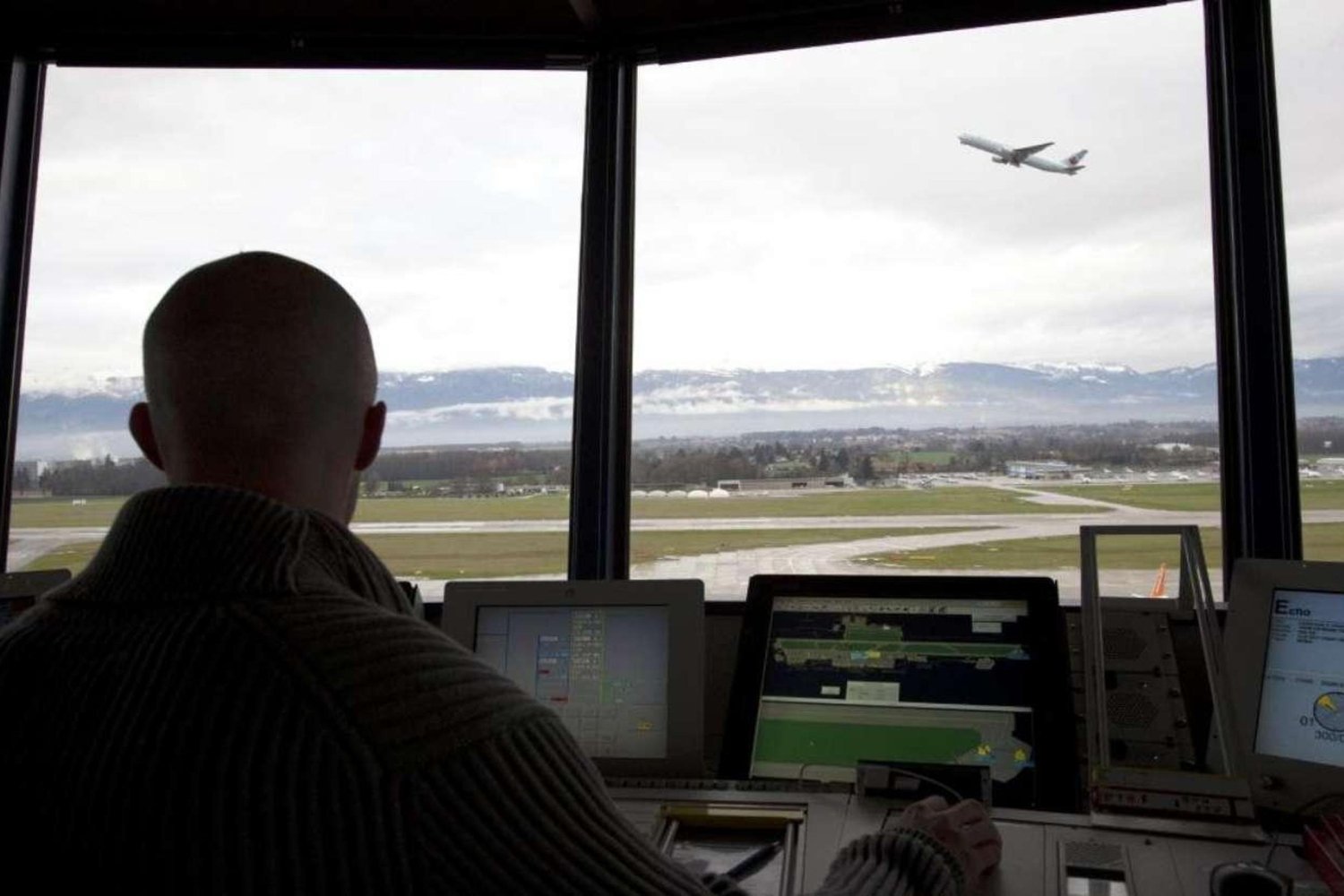 İsviçre Uçuş Kısıtlamaları: Orta Doğu'ya Hava Seyahatinde Yeni Dönem