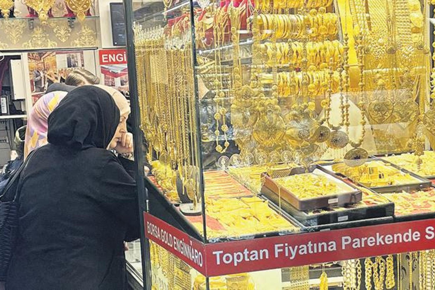 Küresel Piyasalar Aksa Kırmızı Alarmda: Petrol ve Altın Fiyatları Yükselebilir!