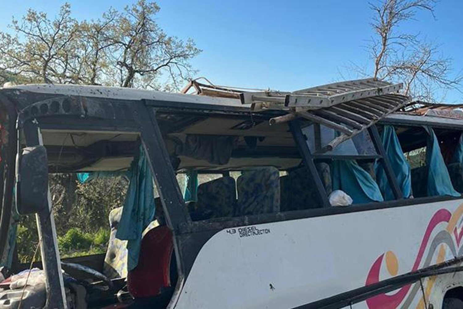 Kozan'da Tarım İşçileri Midibüsü Kaza Yaptı, 17 Yaralı!