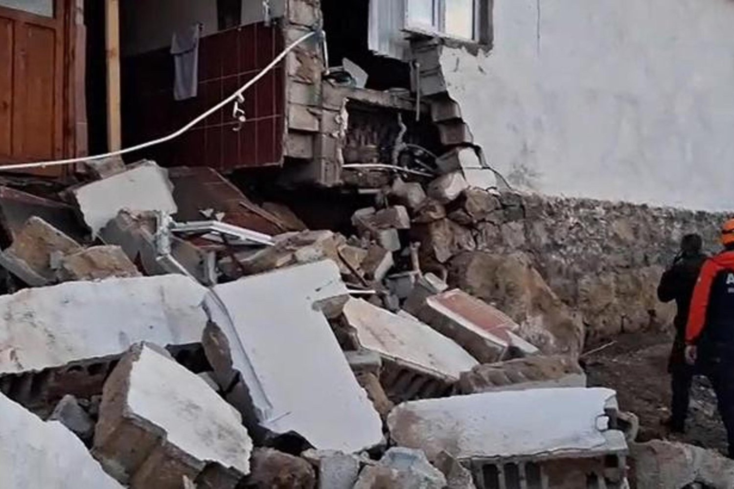 Ağrı PatnosDepremi: 4.3 Büyüklüğünde Yıkıcı Sarsıntı Korku Yarattı