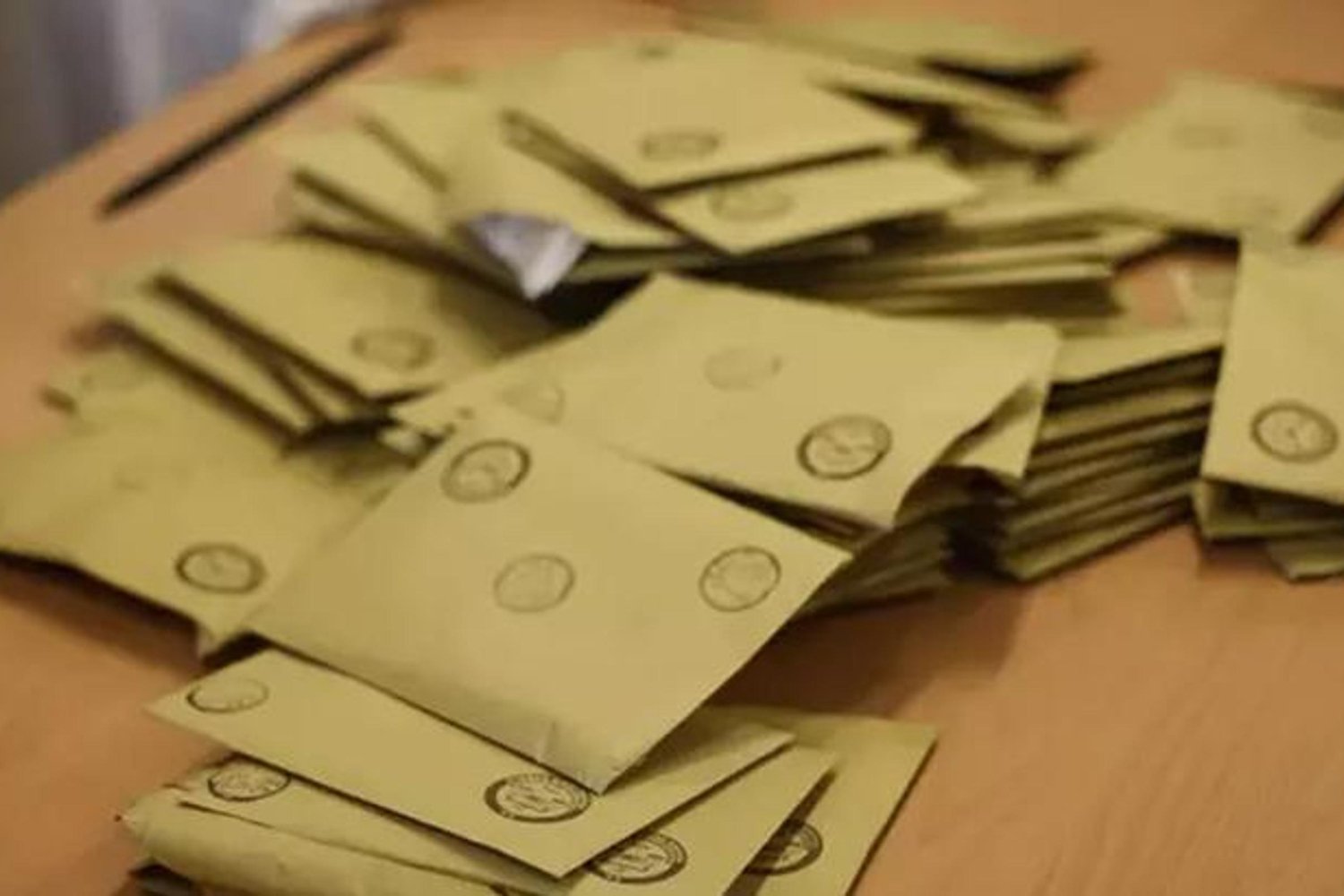 Ara Seçim Krizi: AK Partili Kurmaylar Yüzleşiyor