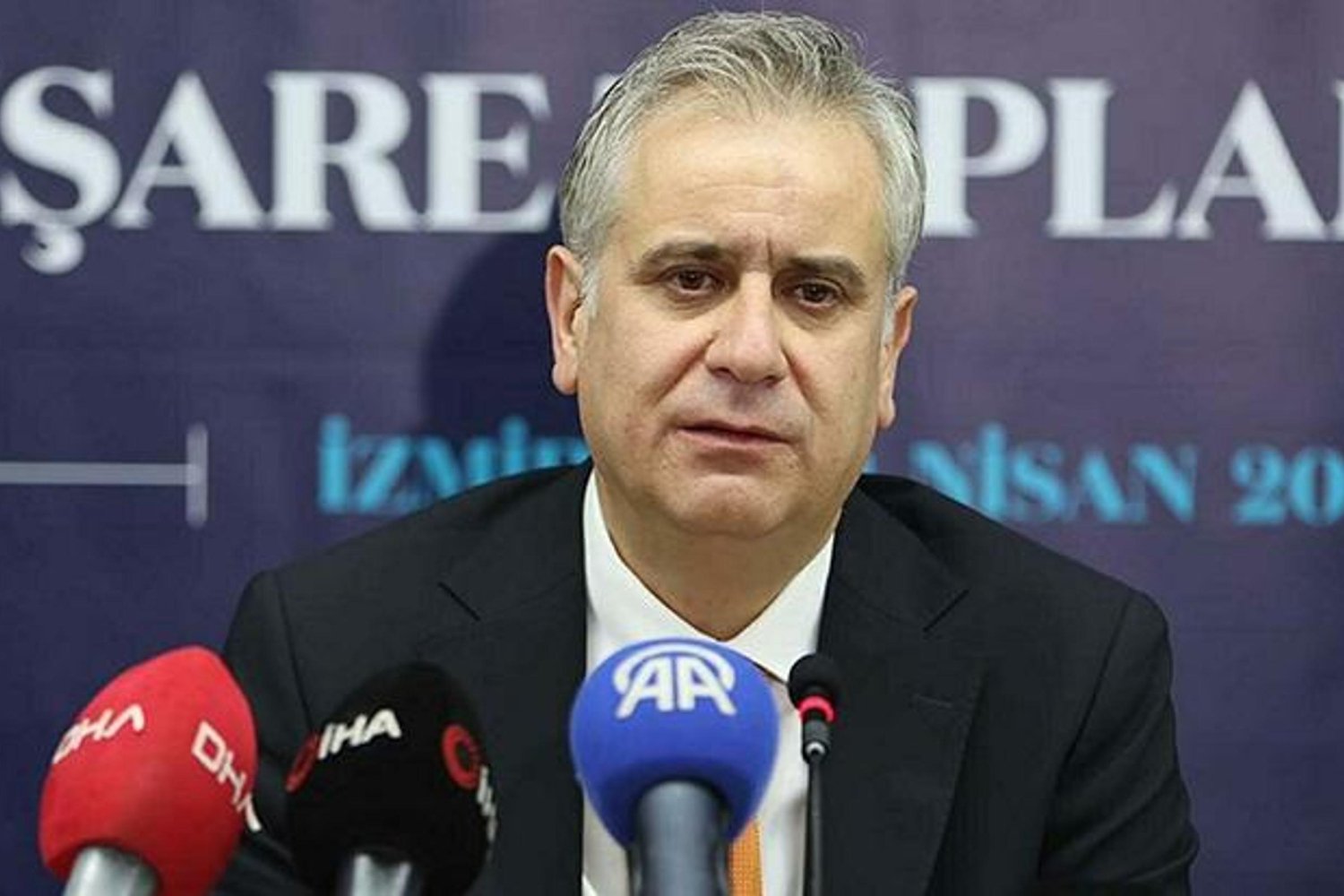 AK Parti İnsan Hakları Başkanı Yalçın, İzmir'de Savaş ve Ahlak Skandallarıyla Gündemde