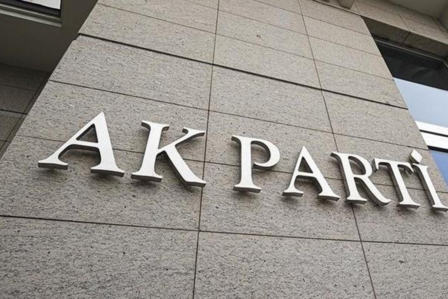 AK'den YSK Açıklaması: 2002-2003 Yıllarında Ara Seçim Yoktur