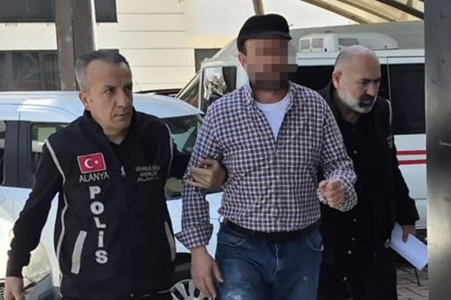 Alanya'da Cumhurbaşkanı Erdoğan'a Hakaret Eden Zanlı Tutuklandı