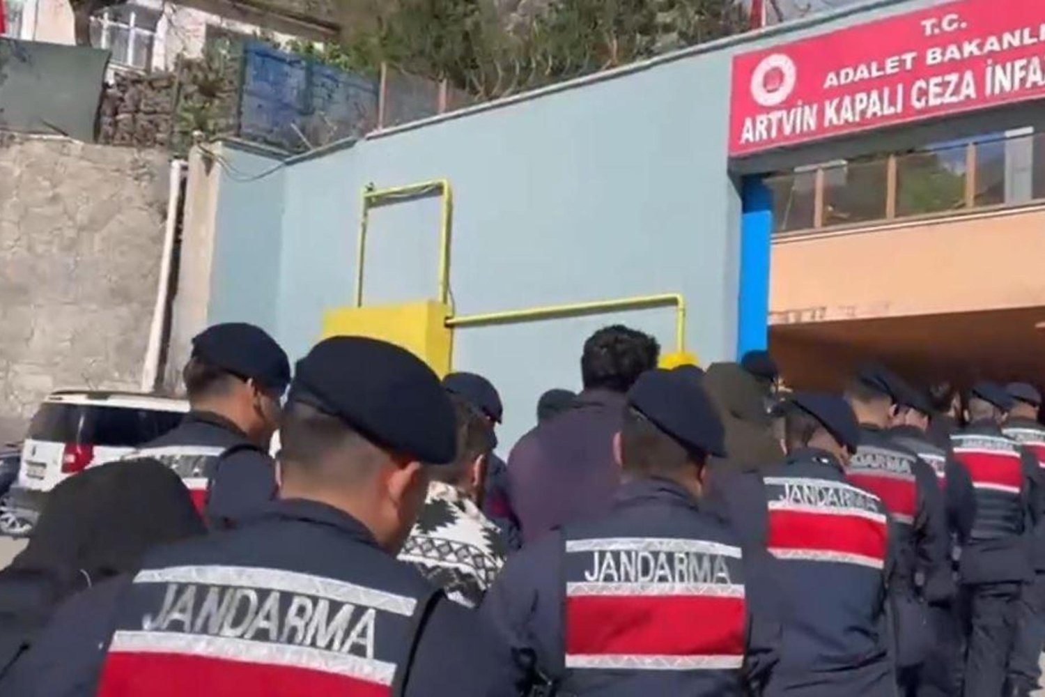 Artvin ve 3 İlde Organize Suç Şebekesine Operasyon: 28 Tutuklama