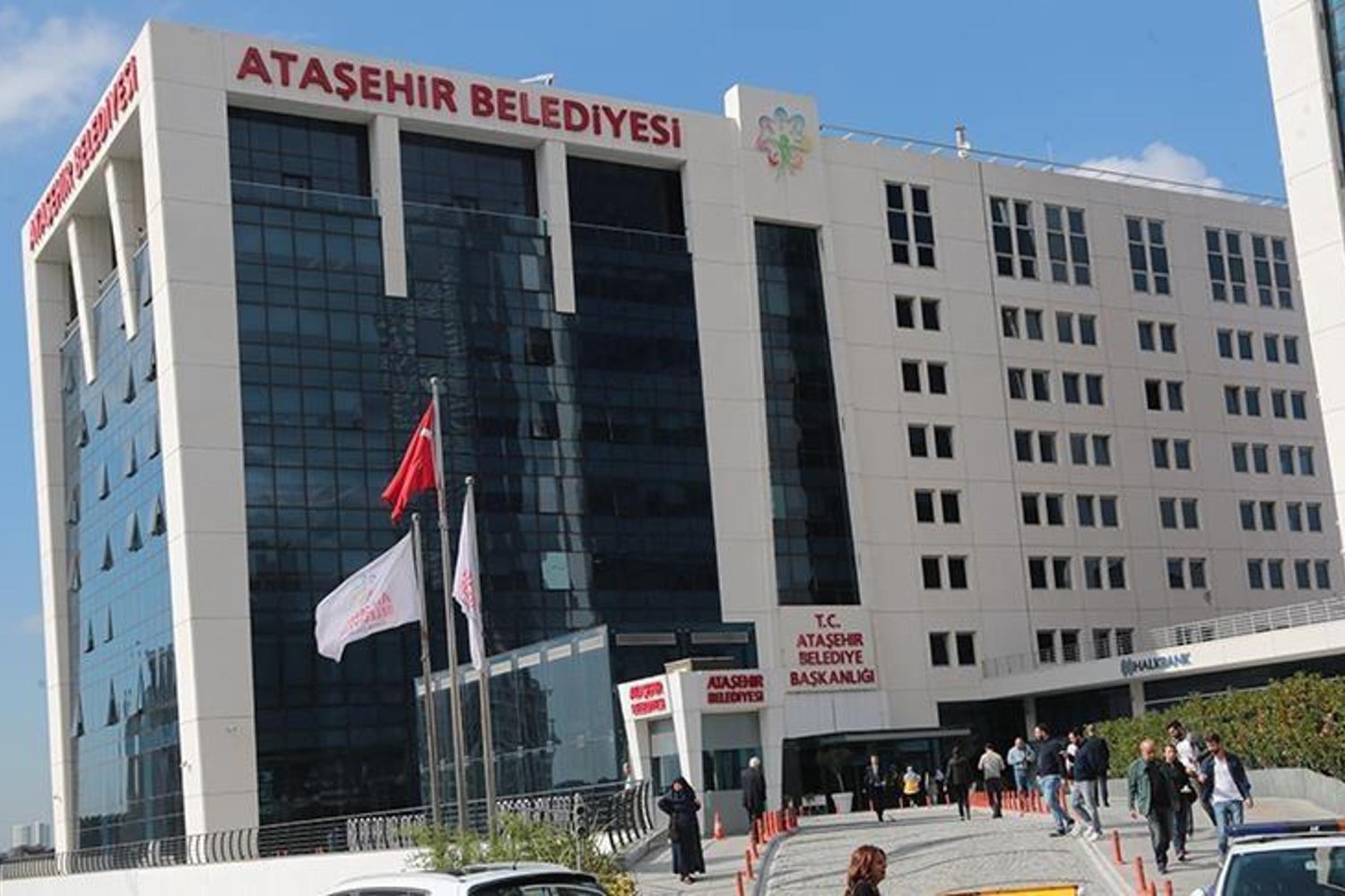İçişleri Bakanlığı Ataşehir Belediye Başkanı Görevden Uzaklaştırıldı!