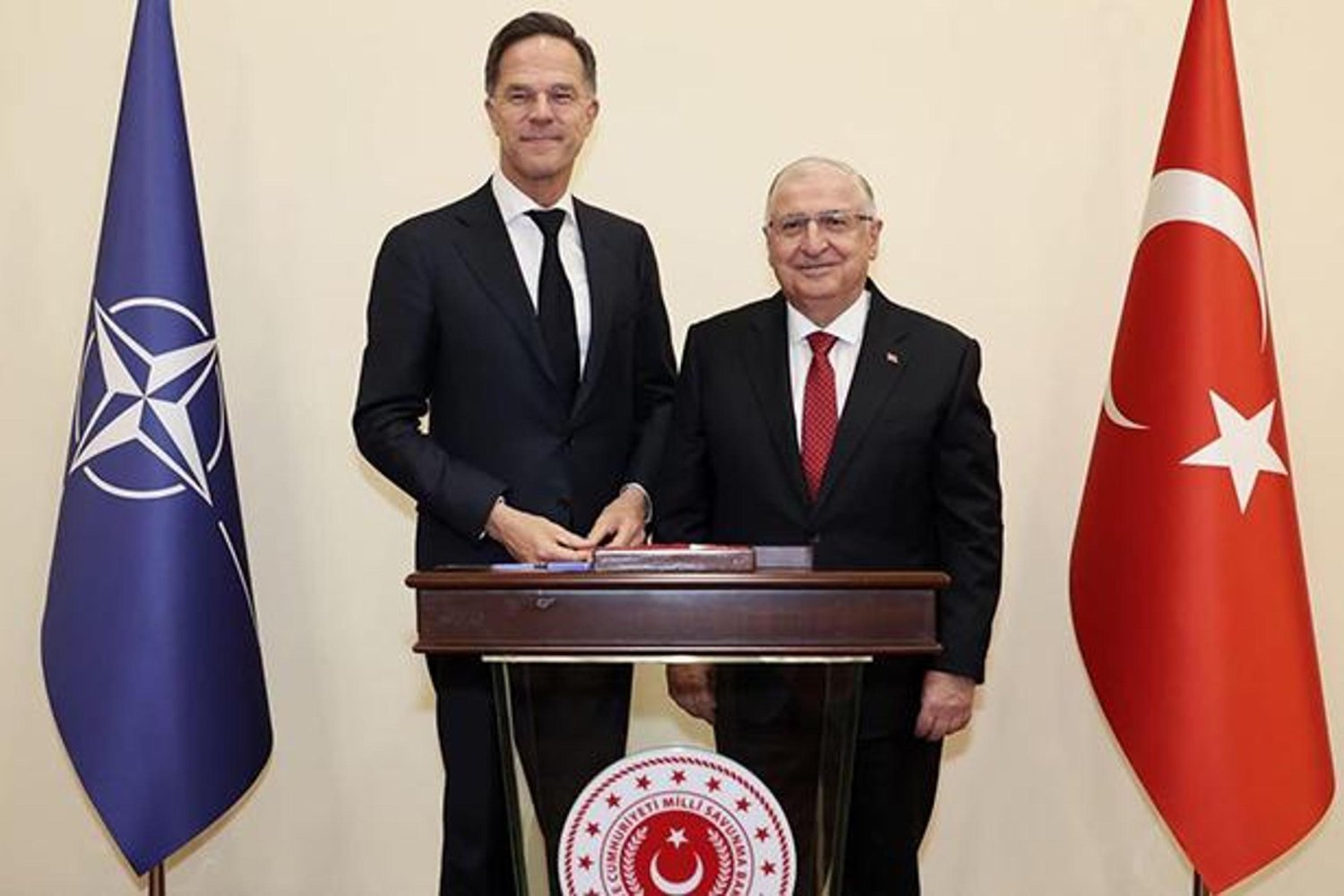İngiltere'de Sigara Yasağı 2009'dan Sonra Doğanlar İçin Ömür Boyu Geçerli