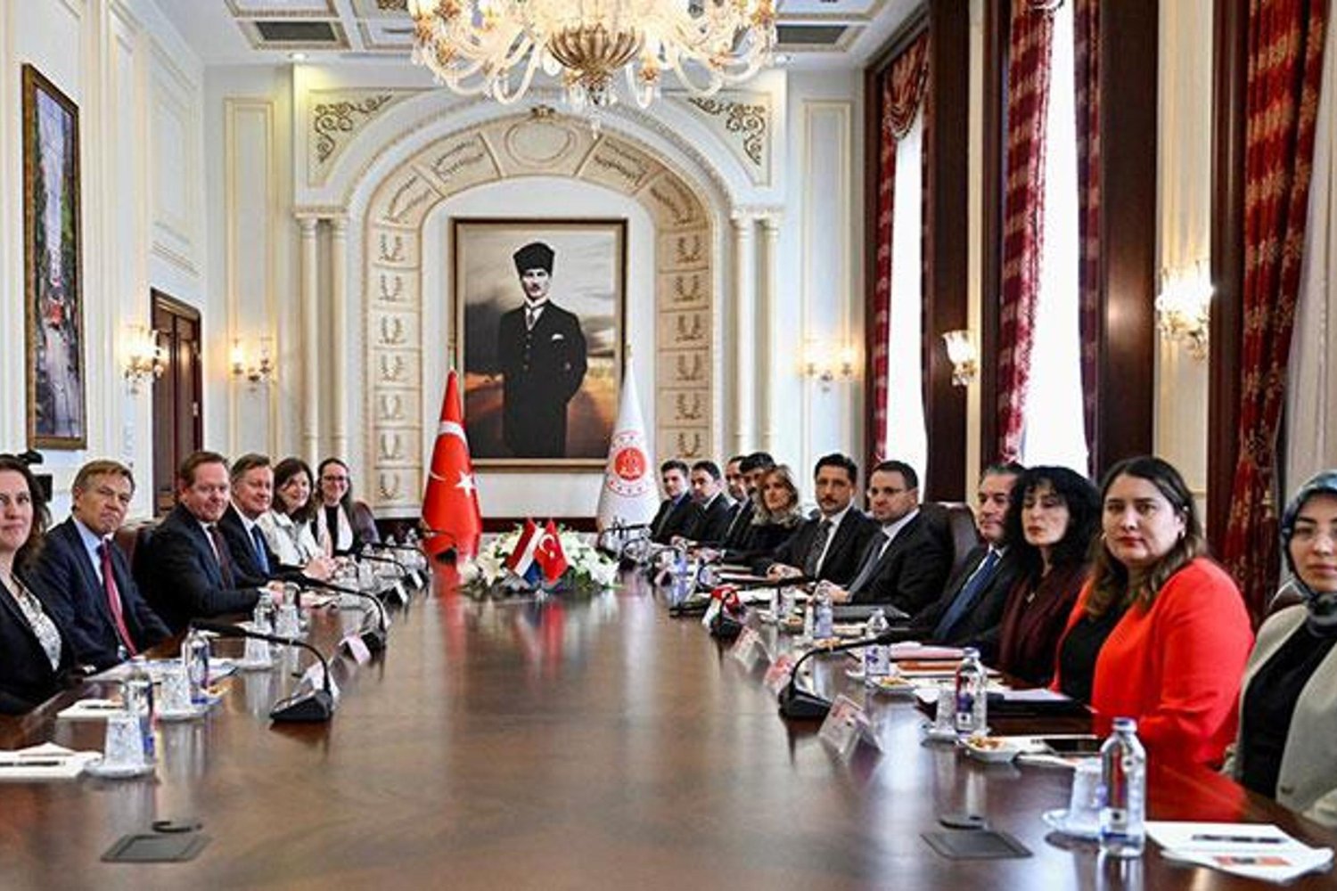 Hollanda ve Türkiye Arasında Güçlü İşbirliği Vurgusu: Terörle Mücadele ve Ekonomik Dayanışma