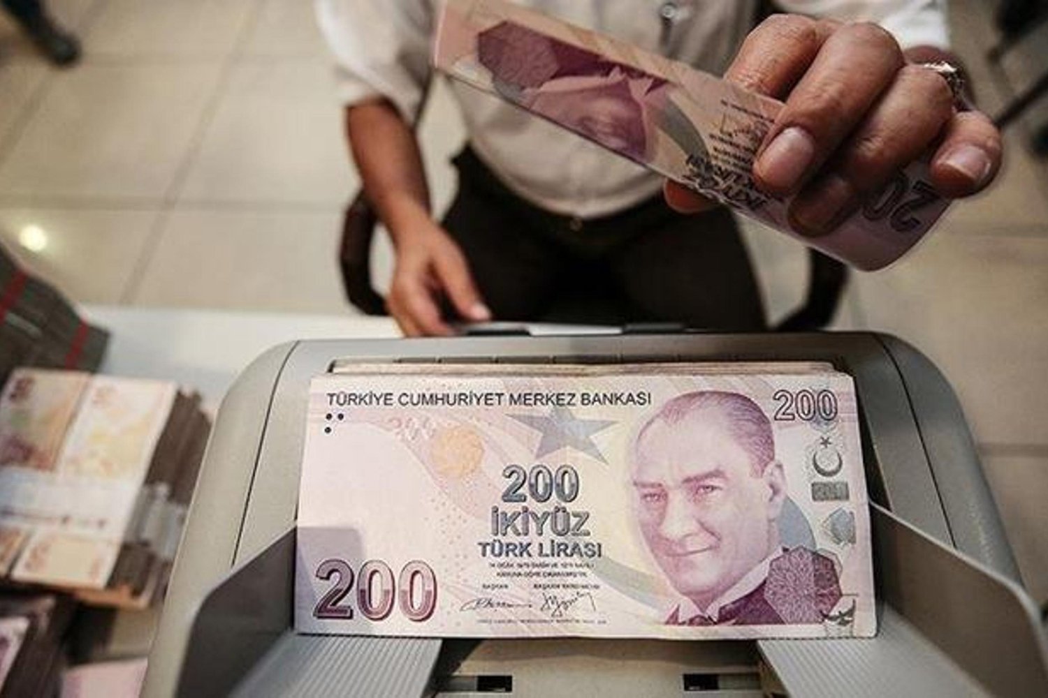TCMB Verilerine Göre Türkiye Bankacılık Sektörü Mevduat ve Kredi İstatistikleri Artış ve Azalışlarını Gösteriyor