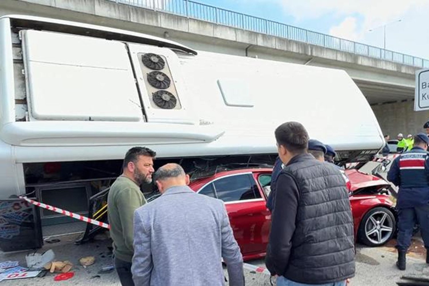 Bartın'da Otobüs ve Araç Devrilmesi: Yaralılar Var!