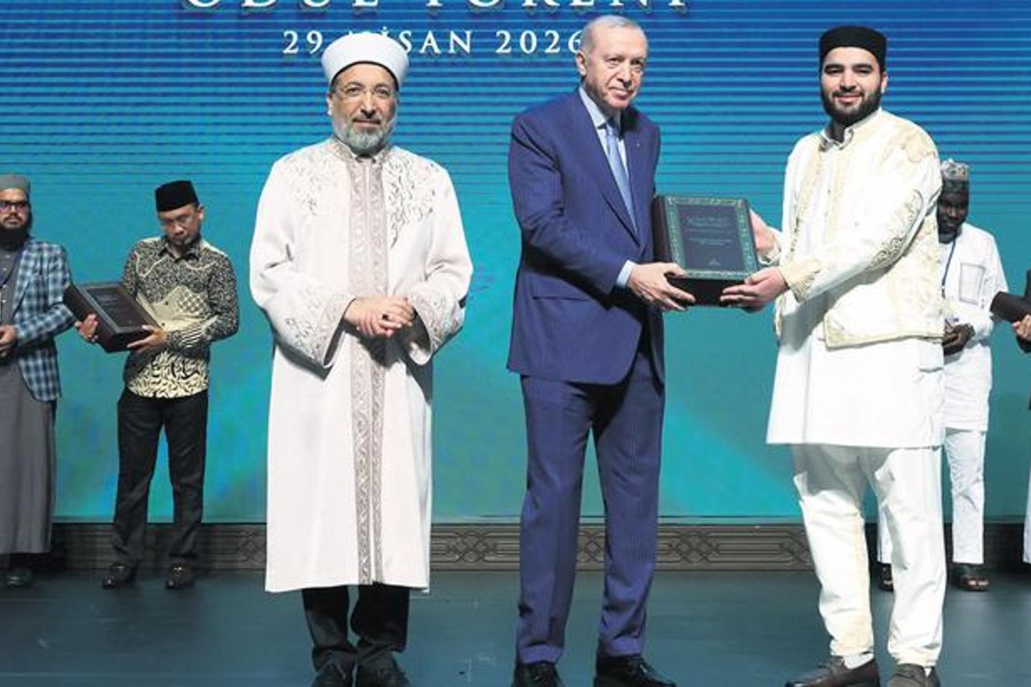Erdoğan’dan Suriye ve Filistin’e Destek: Konut ve Kurban Bağışıyla Dayanışma