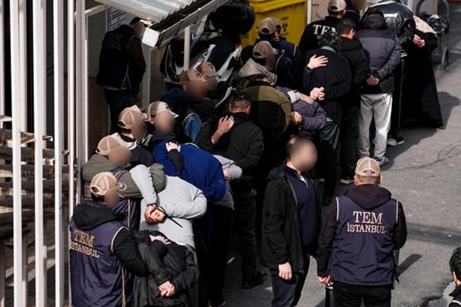 İstanbul Beşiktaş'taki Terör Saldırısında Tutuklama Sayısı 13'e Yükseldi