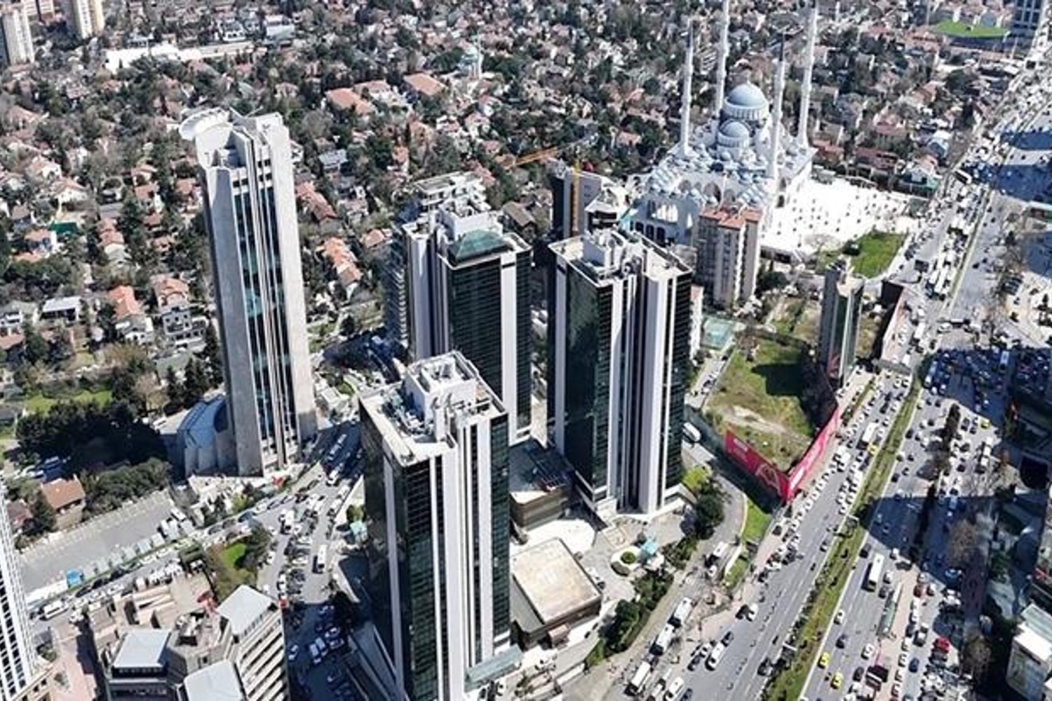 İstanbul'da Terör Saldırısı Sonrası Gözaltına Alınan 8 Şüpheli Tutuklandı
