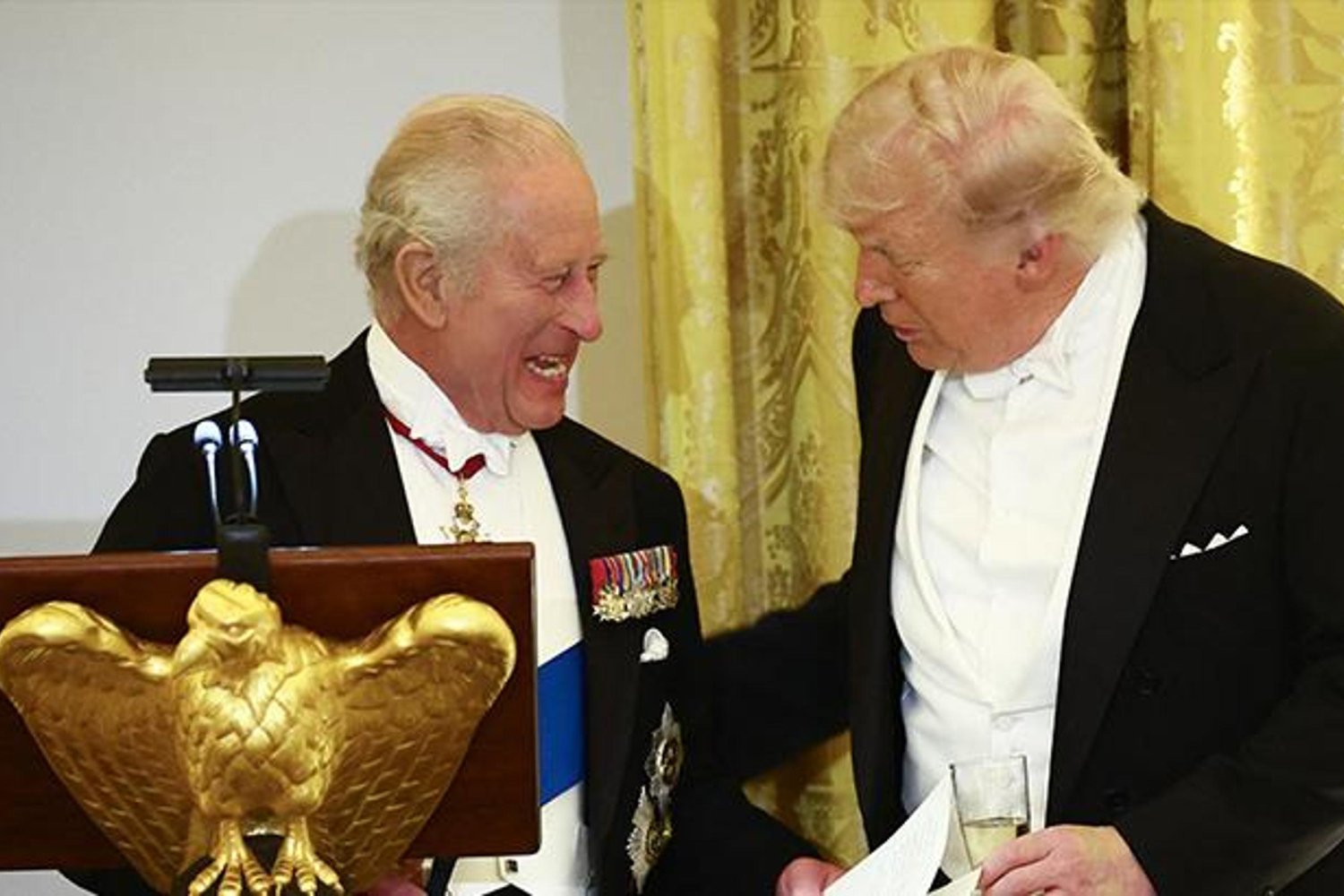 Kraliyet ve ABD Liderleri Arasında Esprili Diploması: Charles Trump’a Meydan Okudu