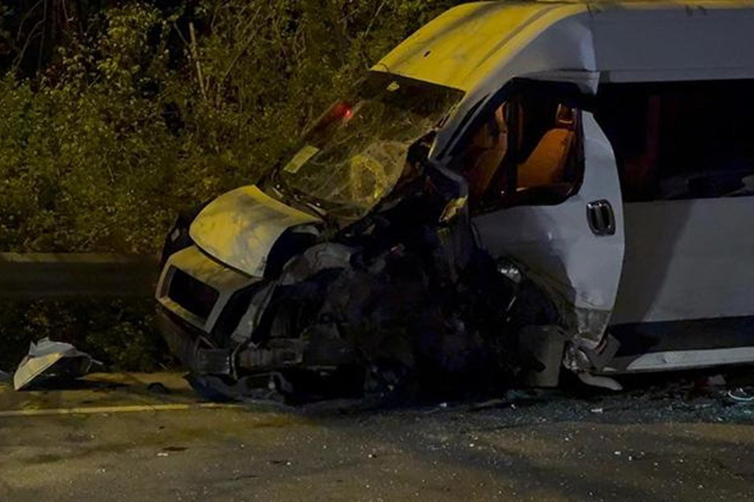Kaza Anında Otomobil Sürücüsü Sıkıştı! 11 Yaralı Temel İhbar