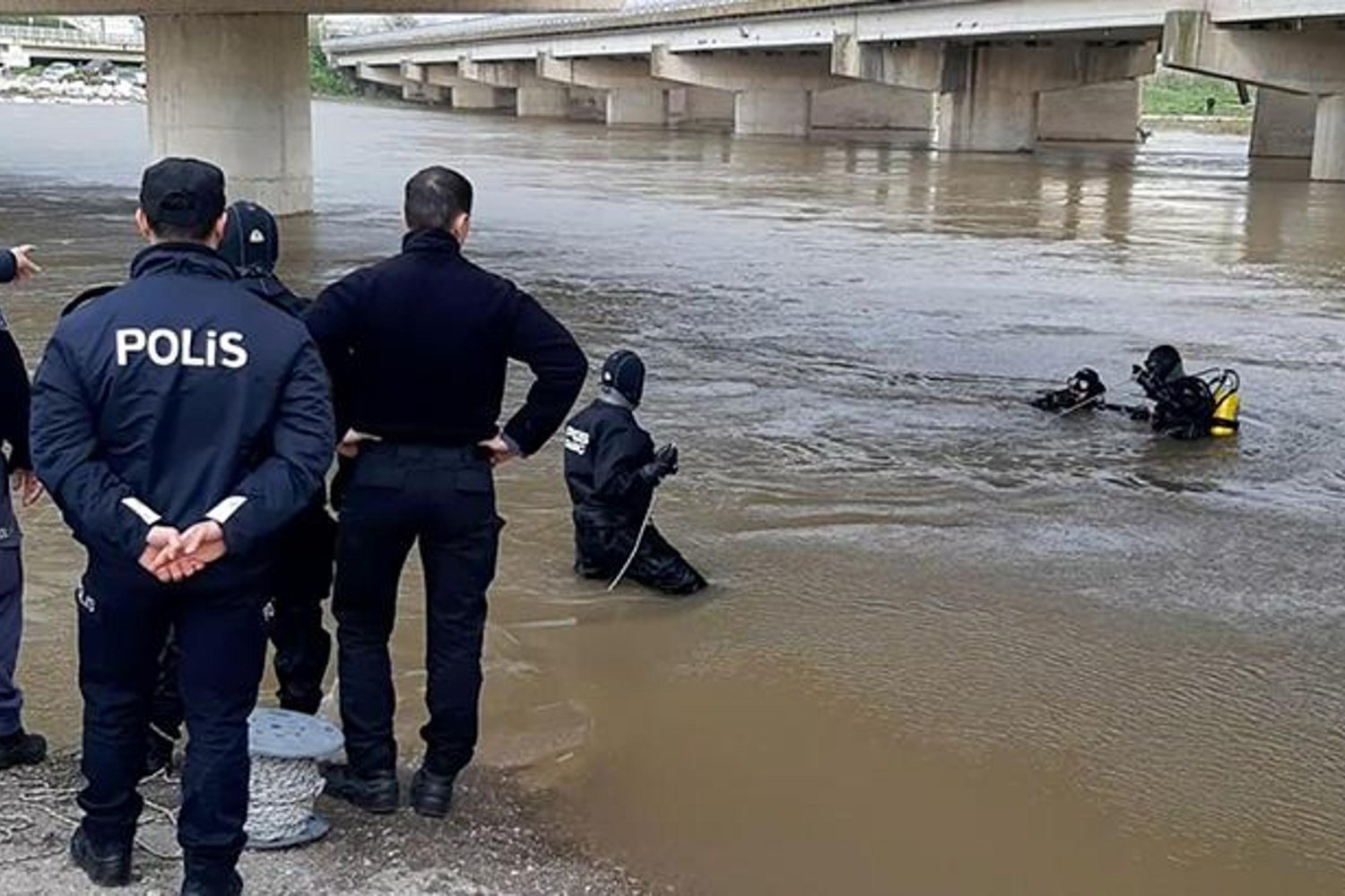 Bursa'da Trafik Kazası: Araç Dereden Girdi, Bir Kişi Hayatını Kaybetti