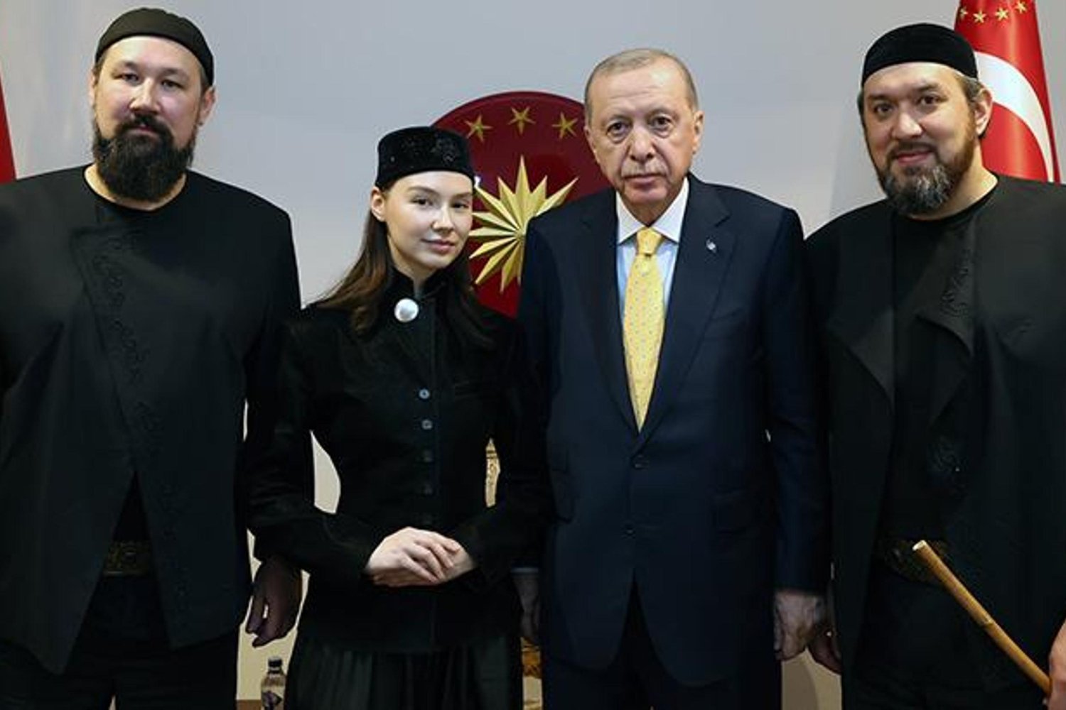 Cumhurbaşkanı Erdoğan Ay Yola Müzik Grubu’nu Kabul Etti